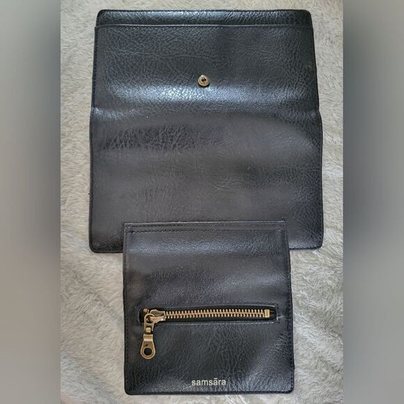 Samsara Black Leather Tri-fold Wallet with Gold Zipper - Picture 3 of 9
